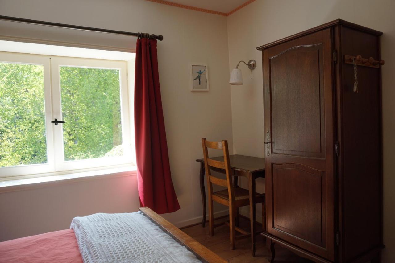 Bed and Breakfast Les Neuf Bouleaux à Job Extérieur photo